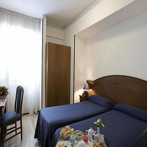 Habitación Triple Básica